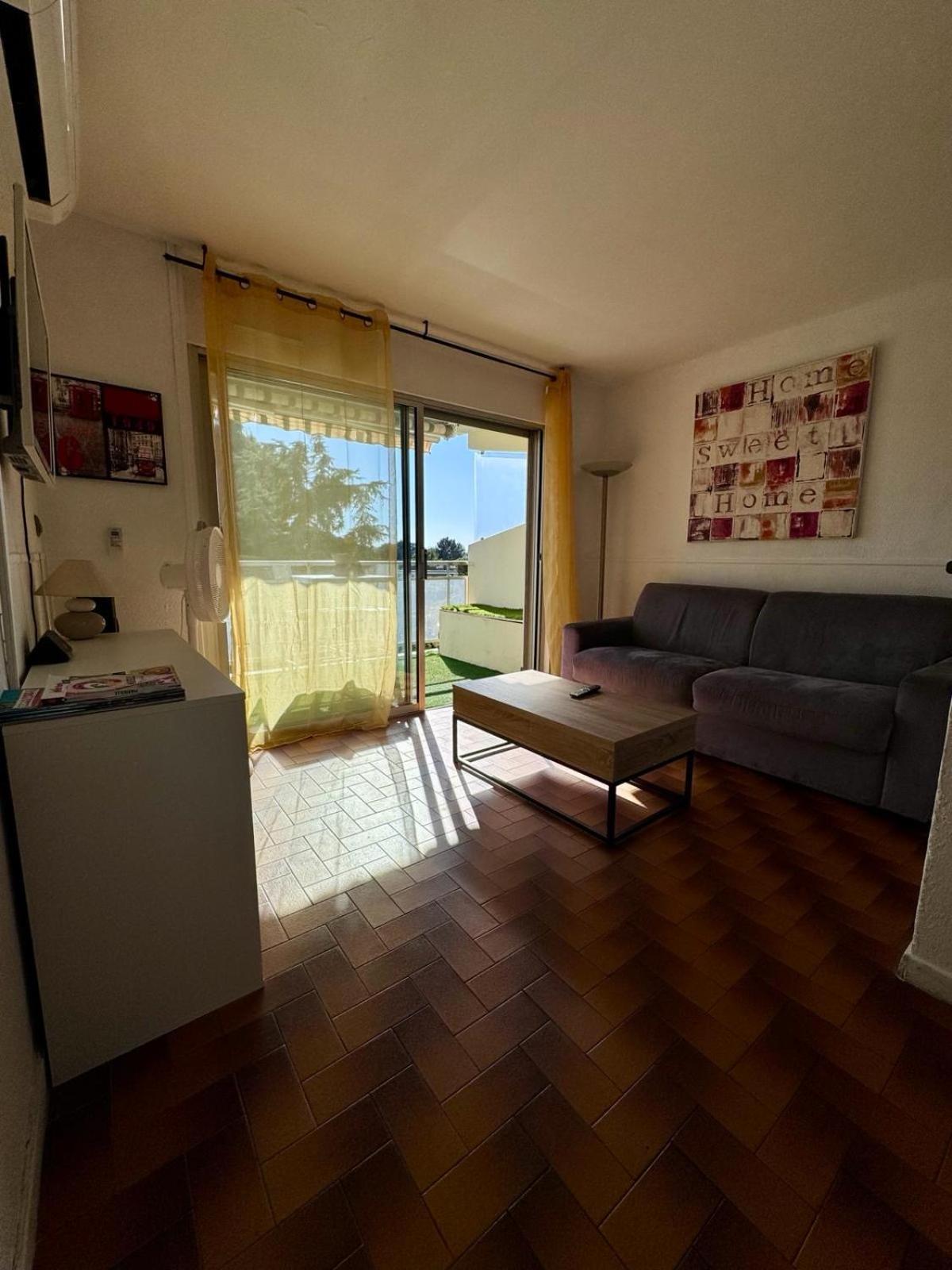 Beau Studio Climatise Face A La Mer La Ciotat Exterior photo