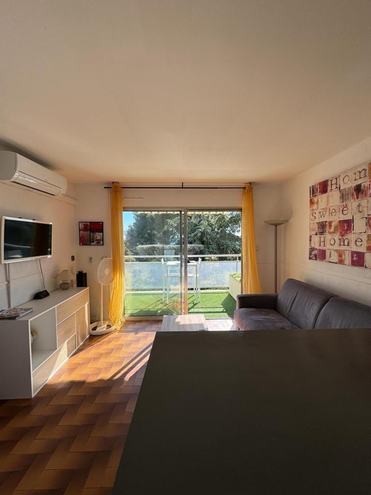 Beau Studio Climatise Face A La Mer La Ciotat Exterior photo