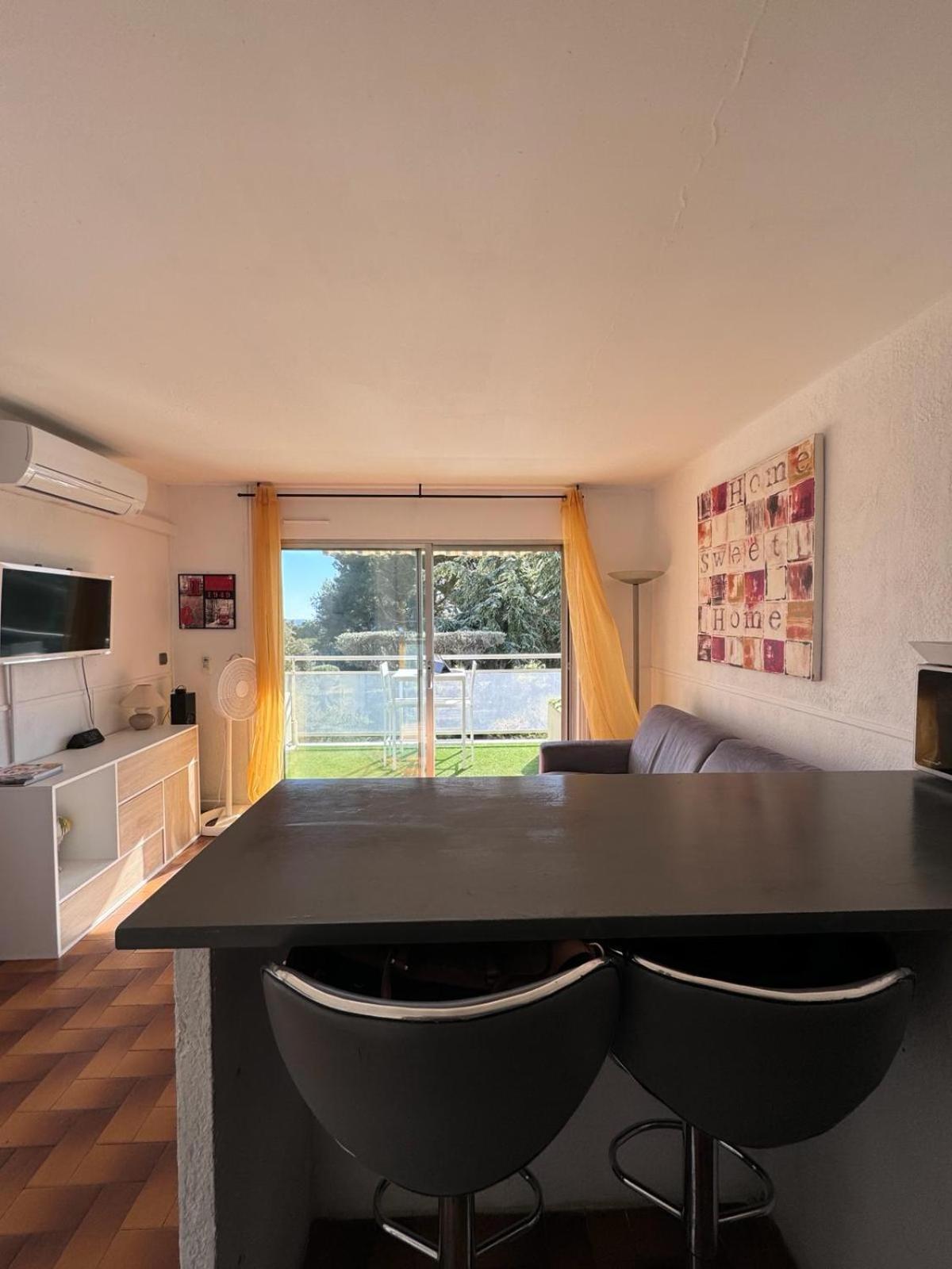 Beau Studio Climatise Face A La Mer La Ciotat Exterior photo