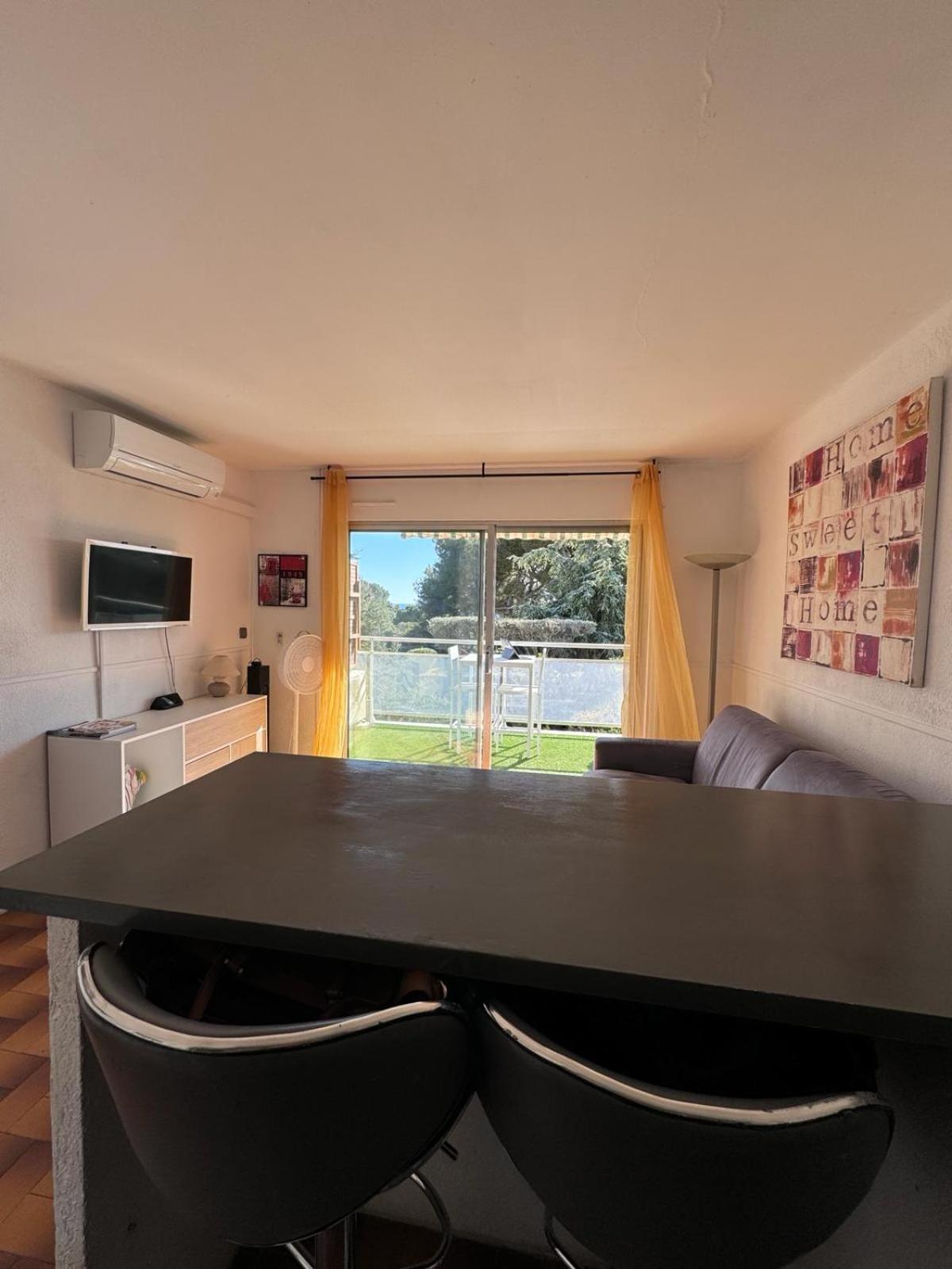 Beau Studio Climatise Face A La Mer La Ciotat Exterior photo